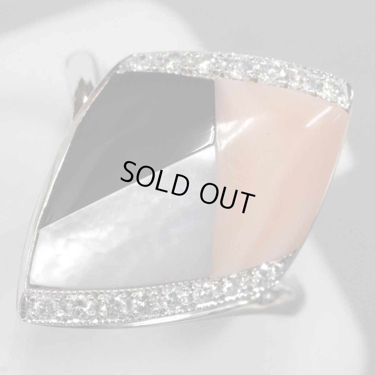 画像3: K18WGシェルオニキスサンゴリング D0.21 7.7g #12 (3)