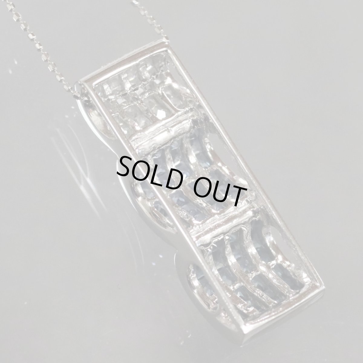 画像4: K18WGグラデーションサファイアペンダント S4.40 7.6g 40cm 鑑別書付き (4)