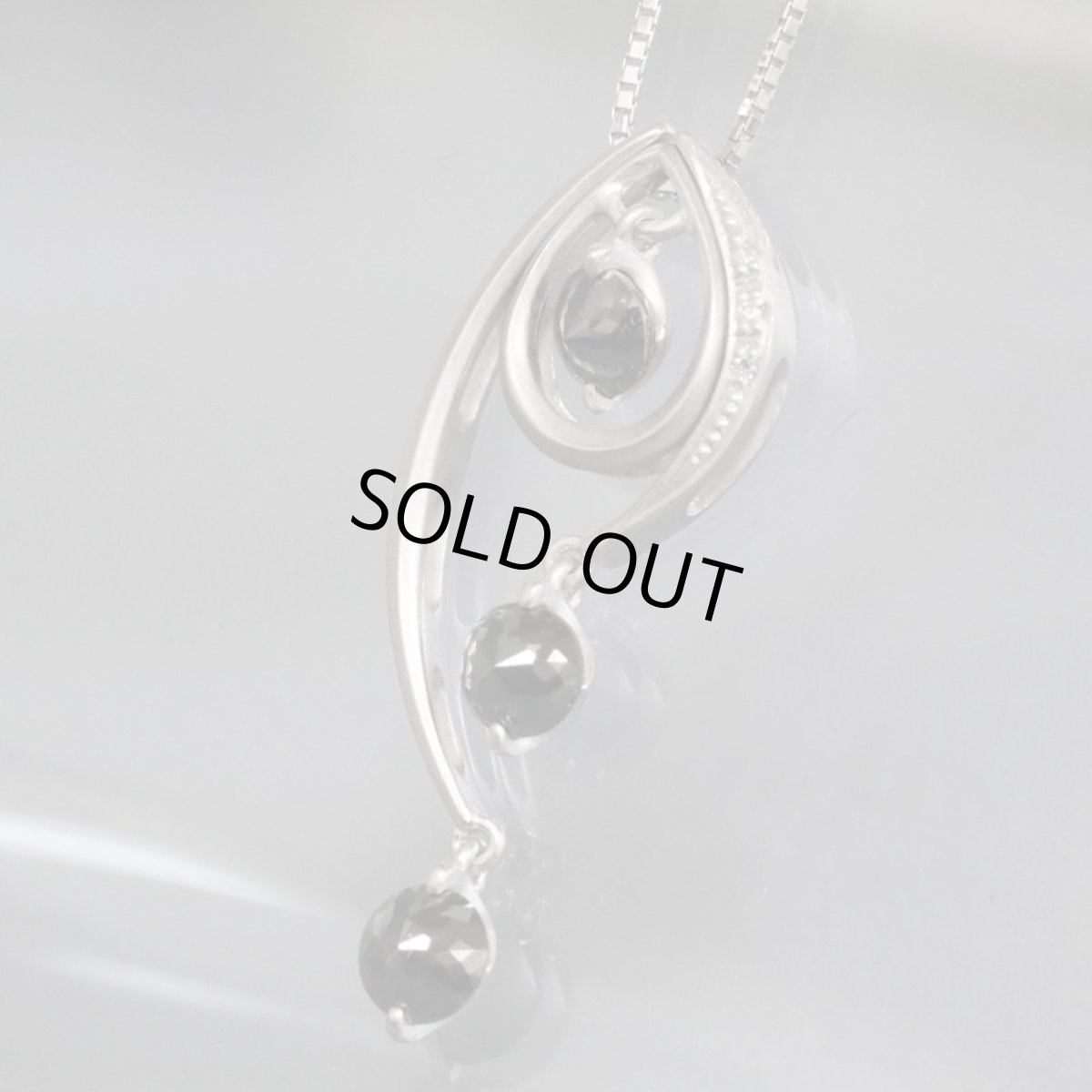 画像2: K18WGブラックダイヤモンドペンダント BkD1.00 D0.02 5.2g (2)