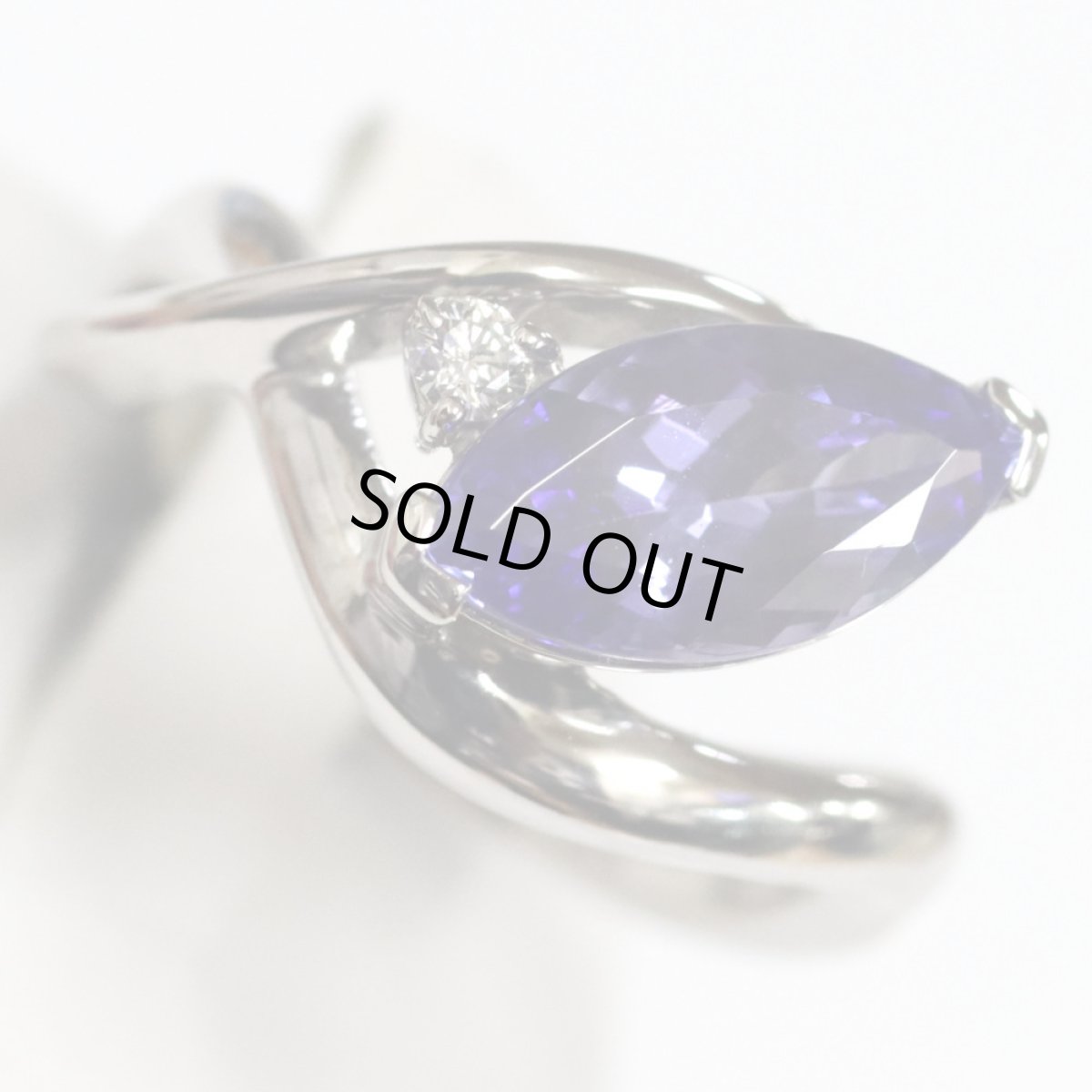 画像2: K18WGタンザナイトダイヤモンドリング TZ2.25 D0.05 7.6g #10.5 (2)