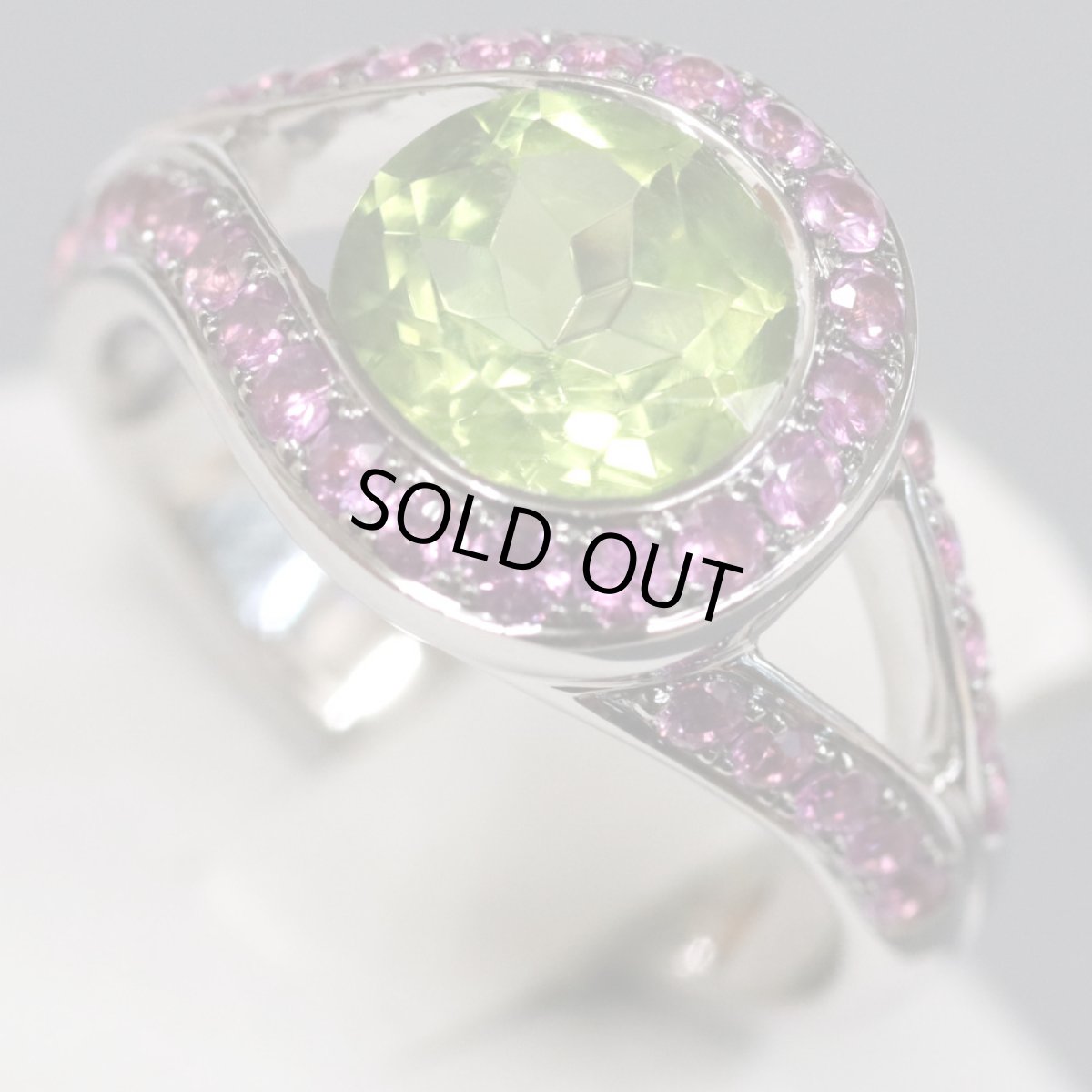 画像3: クイーンジュエリー 750ペリドットピンクサファイアリング Pe2.42 PS0.98 8.3g #13 (3)