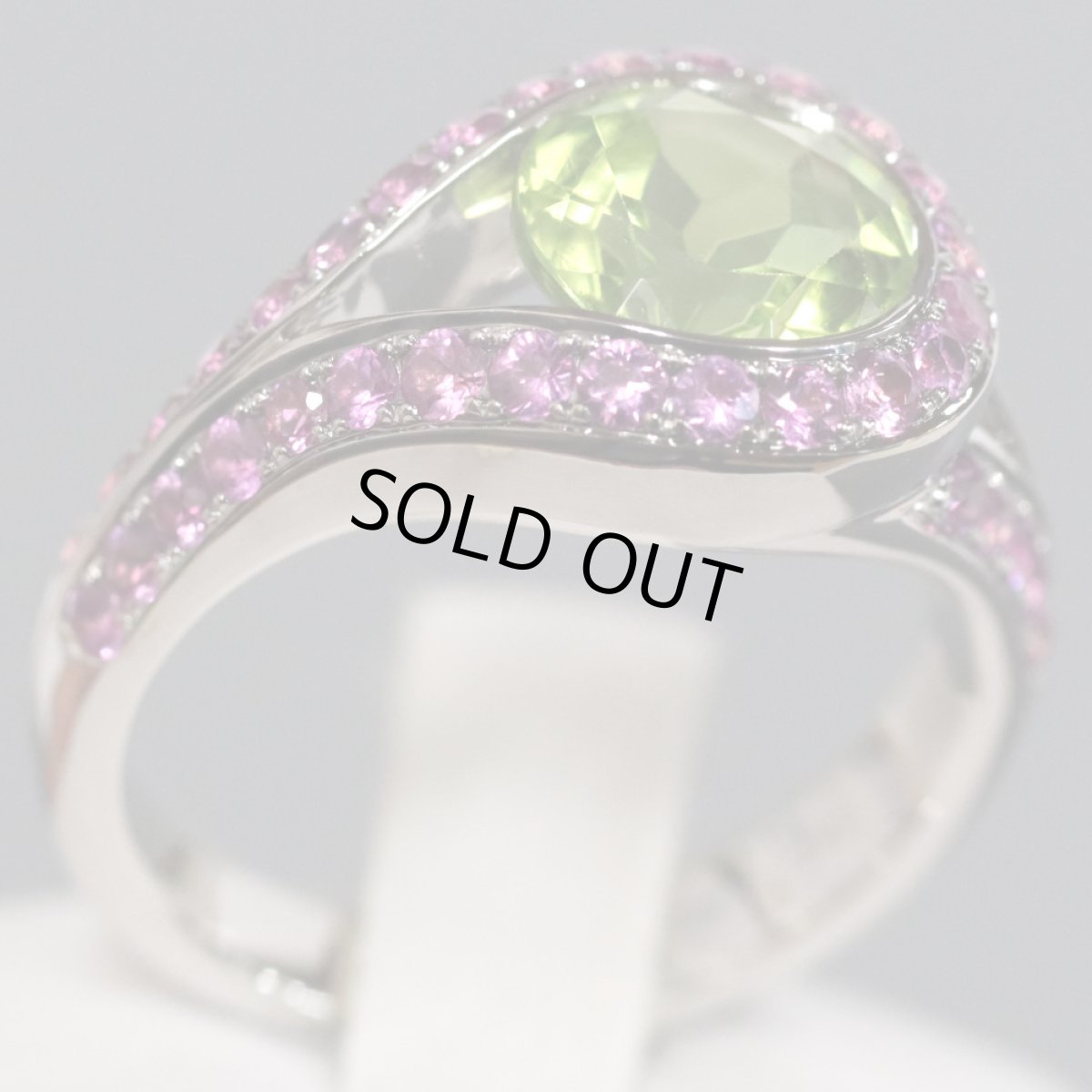 画像4: クイーンジュエリー 750ペリドットピンクサファイアリング Pe2.42 PS0.98 8.3g #13 (4)