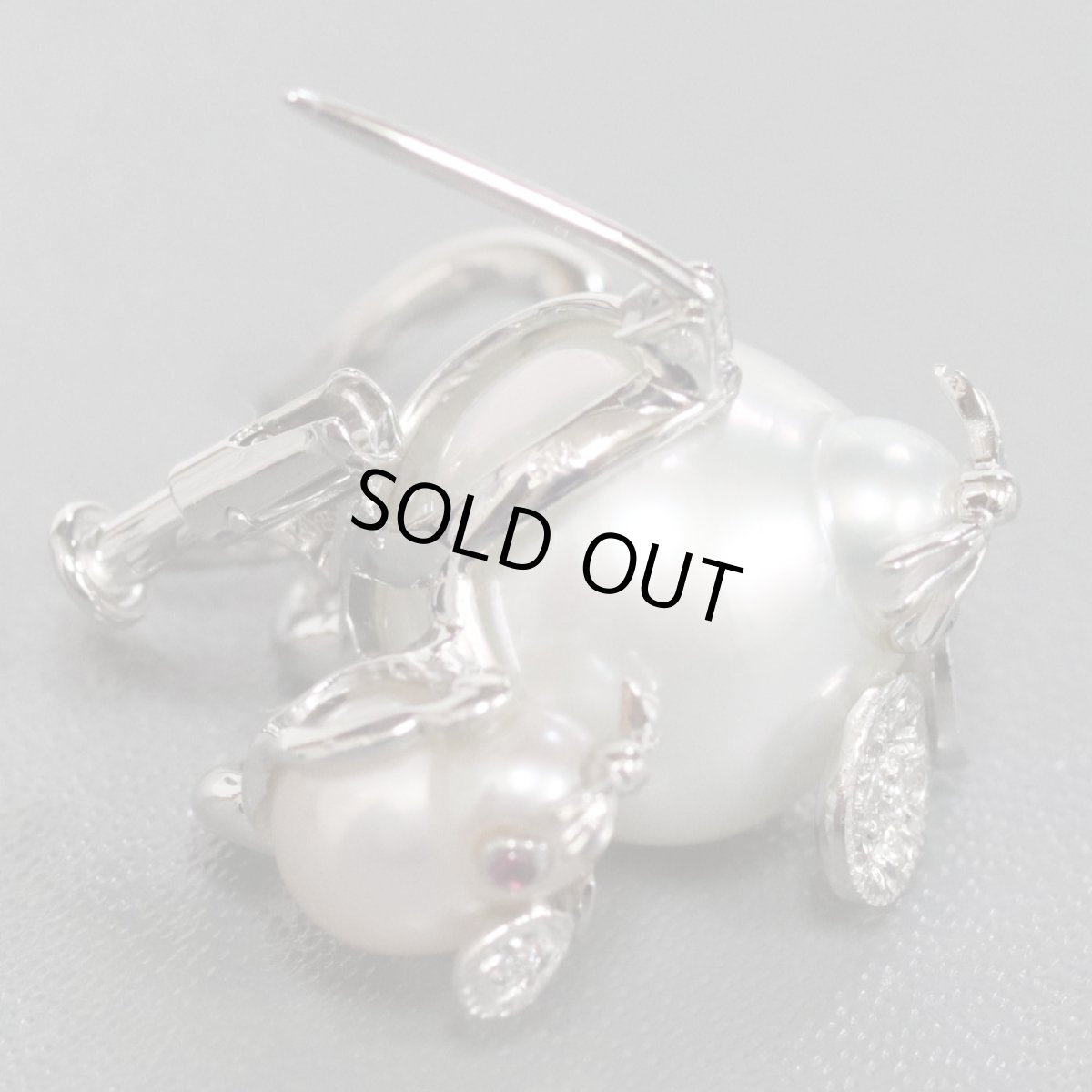 画像7: K18WGパールダイヤモンドルビーブローチ ネズミモチーフ 7.1g (7)