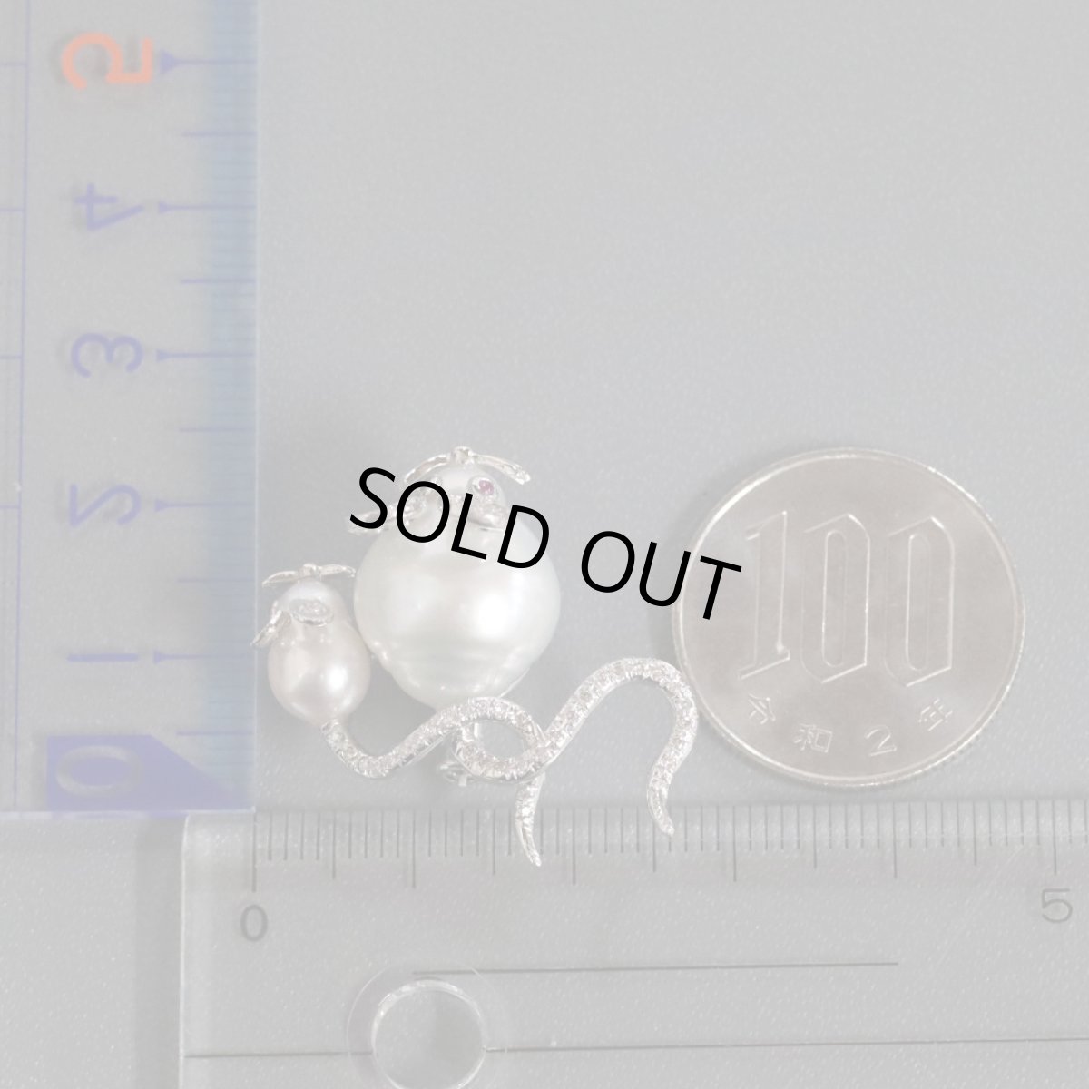 画像9: K18WGパールダイヤモンドルビーブローチ ネズミモチーフ 7.1g (9)