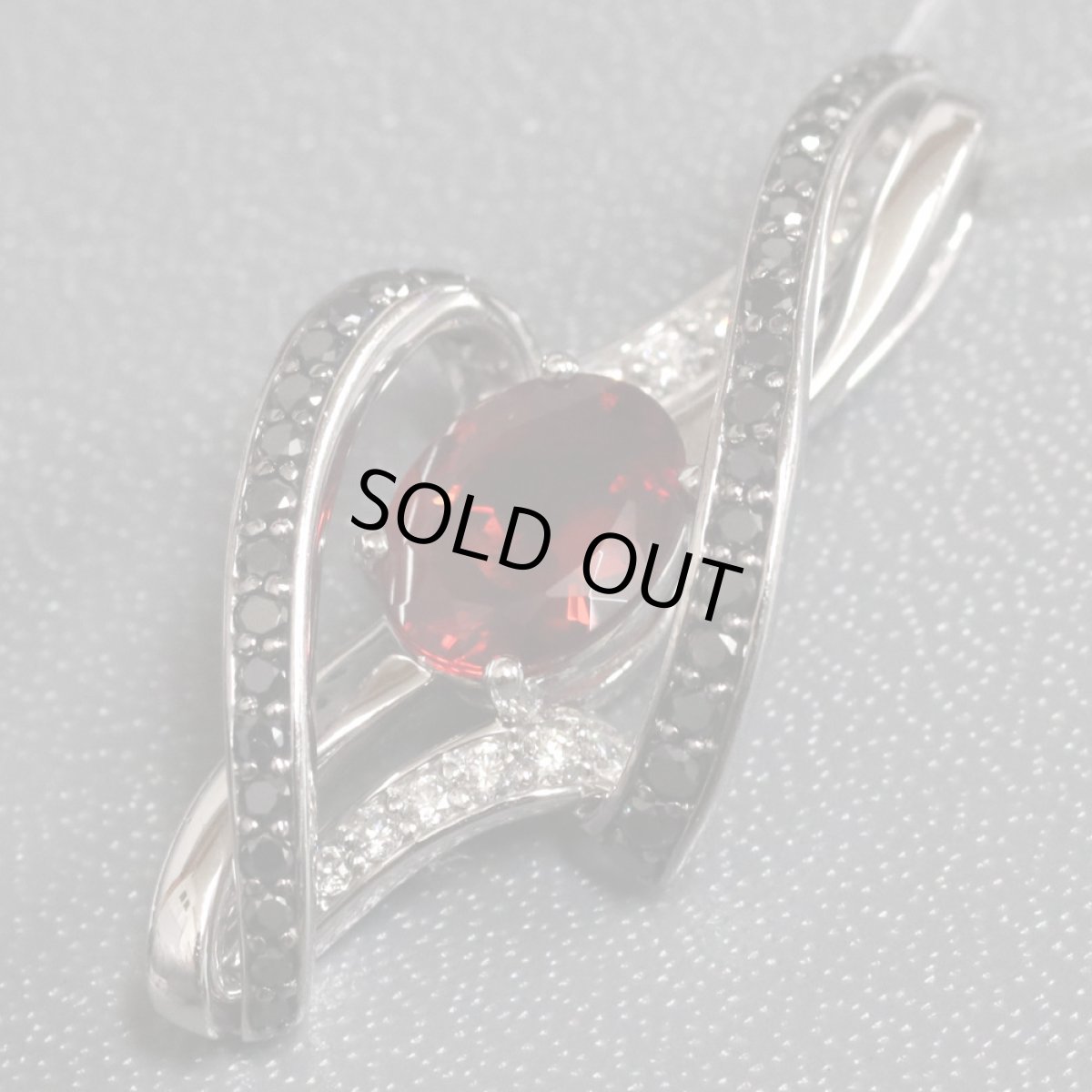 画像2: K18WGアンデシンダイヤモンドペンダントトップ 1.20 BkD0.40 D0.17 6.7g (2)