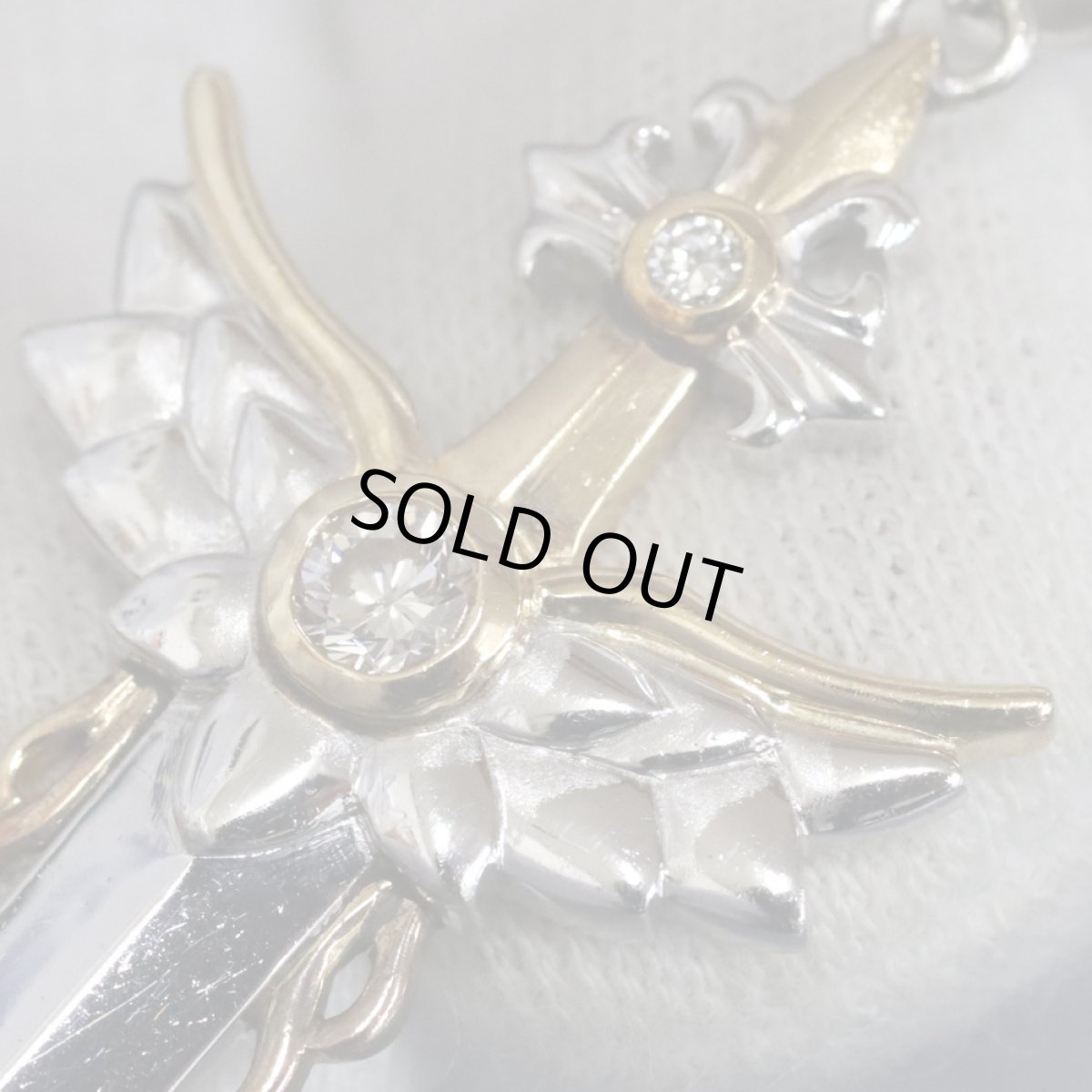 画像2: K18WG/K18ダイヤモンドペンダントトップ ソードモチーフ D0.304 D0.05 12.2g (2)