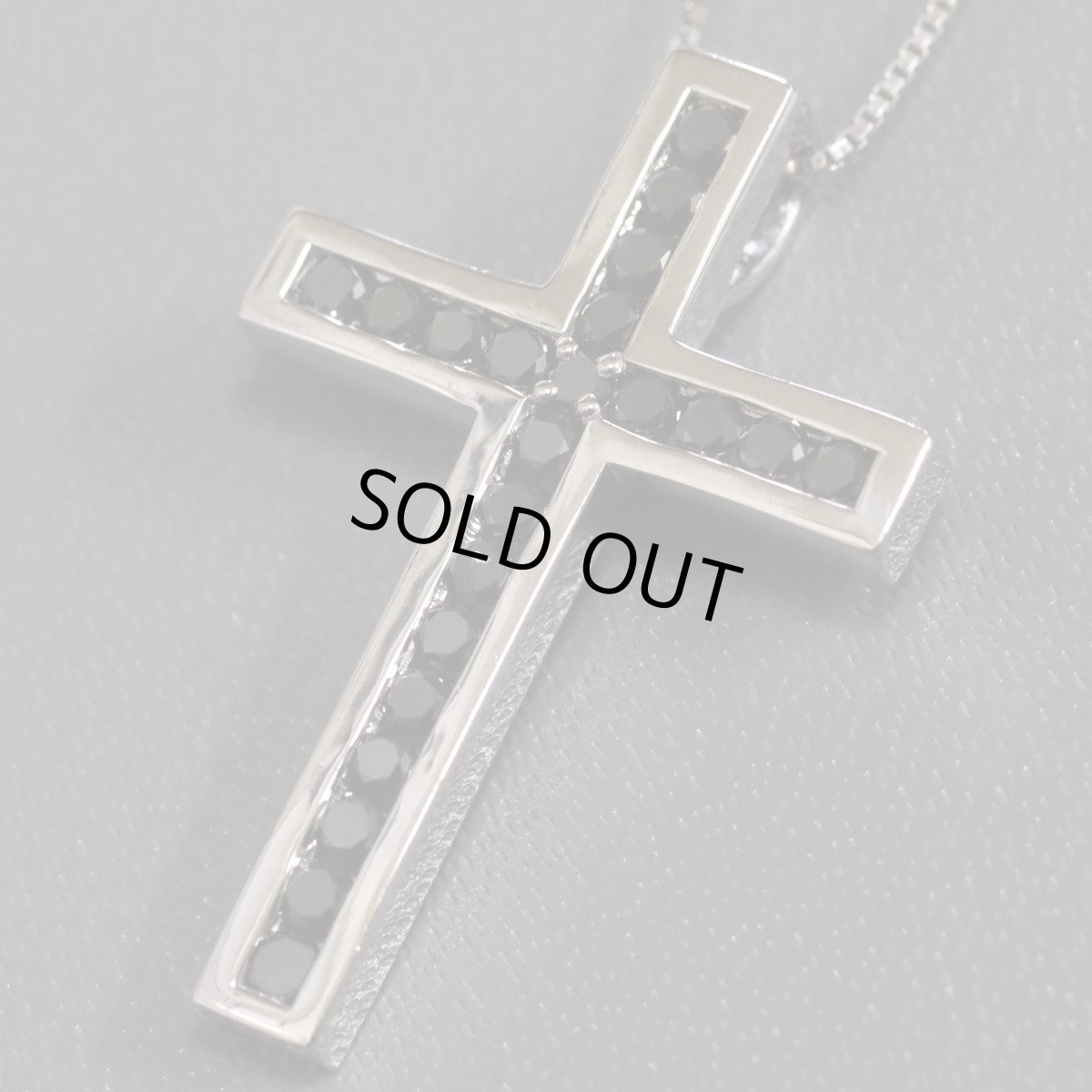 画像1: K18WGブラックダイヤモンドペンダント クロスモチーフ BkD0.57 5.5g (1)