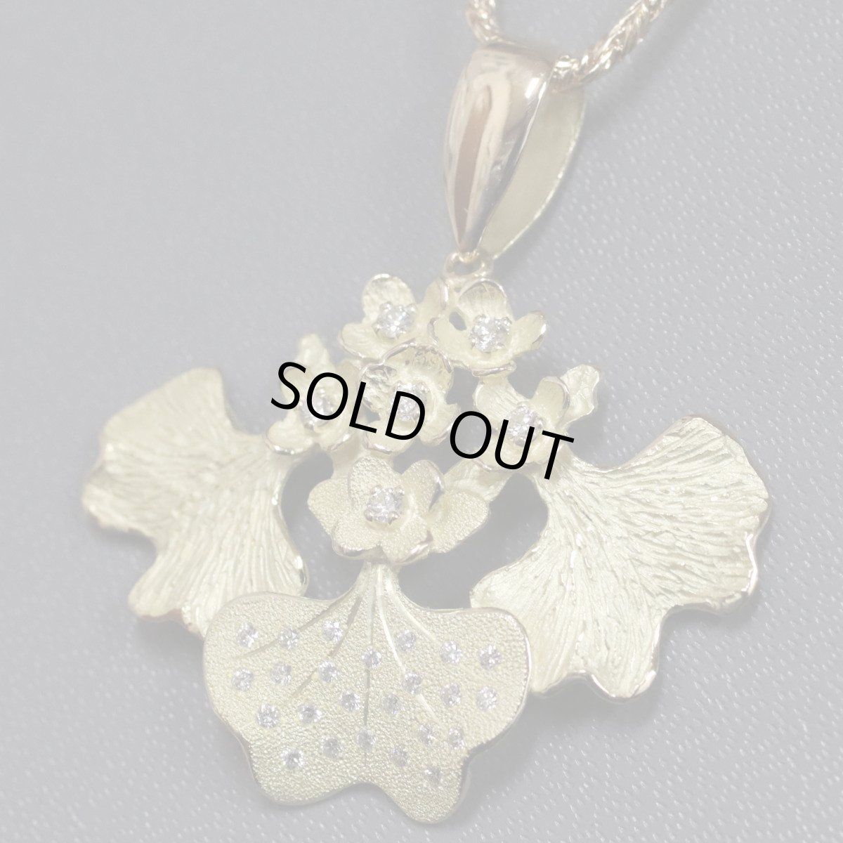 画像2: AKコレクション 750ダイヤモンドペンダント リーフモチーフ D0.27 9.2g 40cm (2)