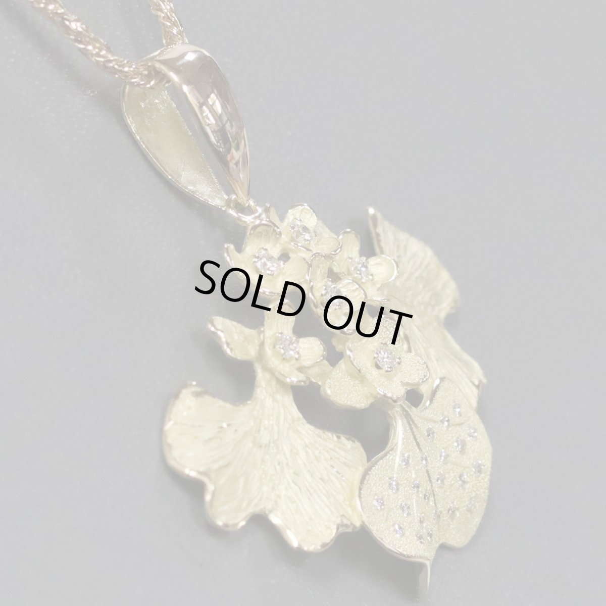 画像3: AKコレクション 750ダイヤモンドペンダント リーフモチーフ D0.27 9.2g 40cm (3)