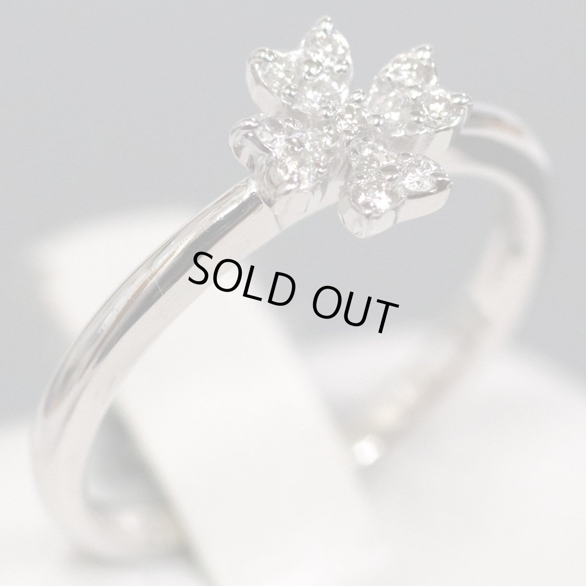 画像1: ヴァンドーム K18WGダイヤモンドリング 2.1g クローバーモチーフ (1)