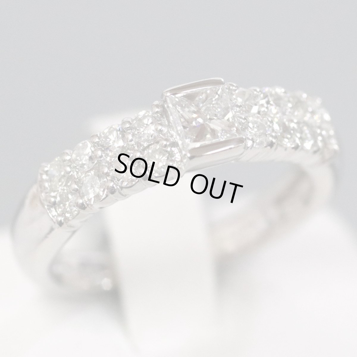 画像1: Pt900ダイヤモンドリング D0.27 D0.50 6.4g #11.5 (1)