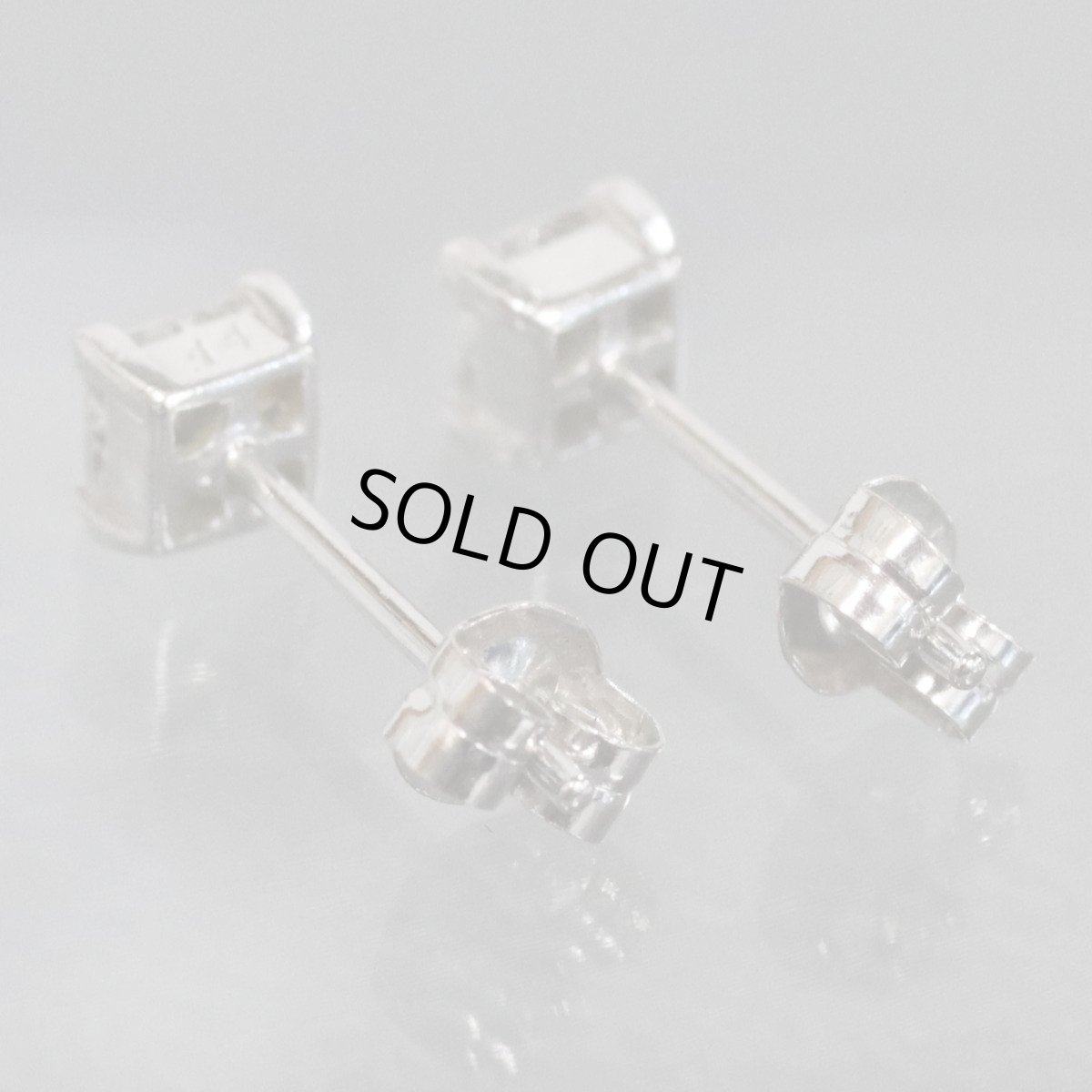 画像2: Pt900/K14WGダイヤモンドピアス D0.14×2 0.9g (2)