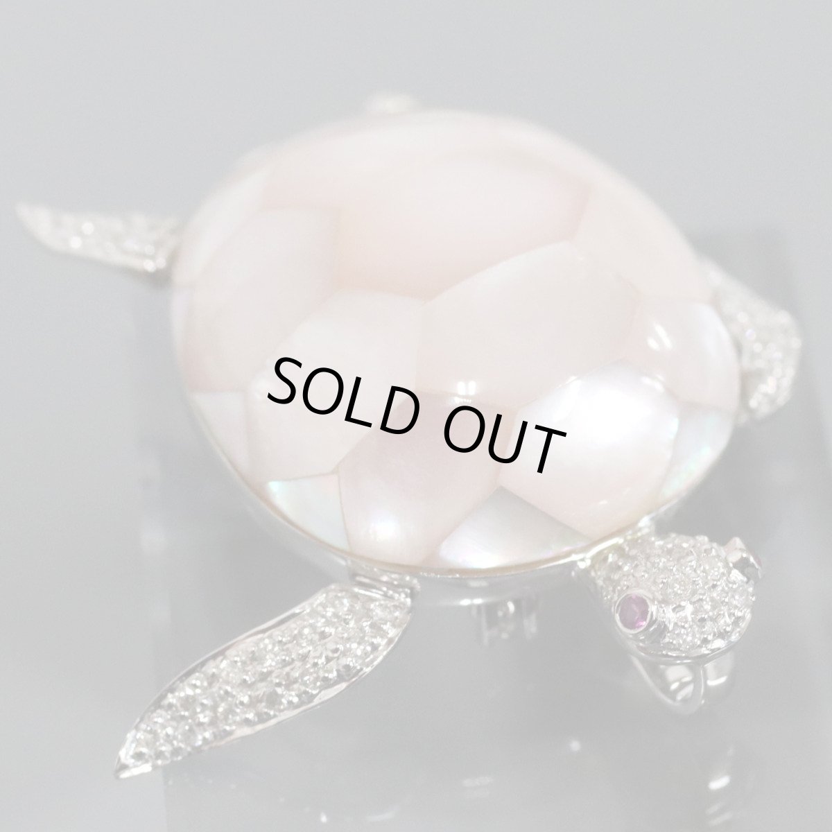 画像1: K18WGペンダントトップ/ブローチ 海亀モチーフ シェル25.75 R0.03 D0.25 9.1g (1)