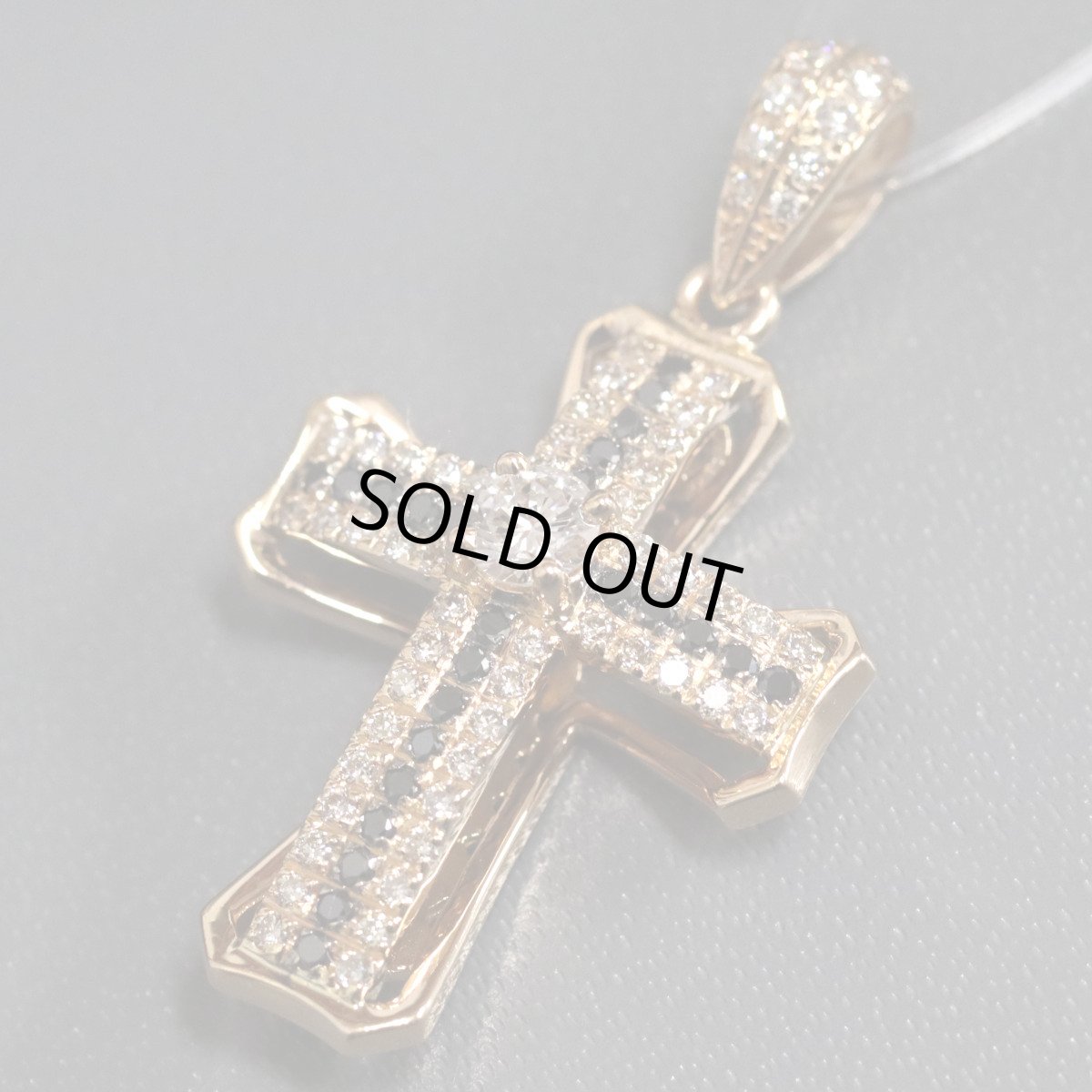 画像2: K18PGダイヤモンド/ブラックダイヤモンドペンダントトップ クロスモチーフ D0.20 D0.40 BkD0.18 3.9g (2)