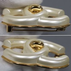 画像4: シャネル ココマーク フェイクシェル ターンロック ブローチ B24A 箱 (4)