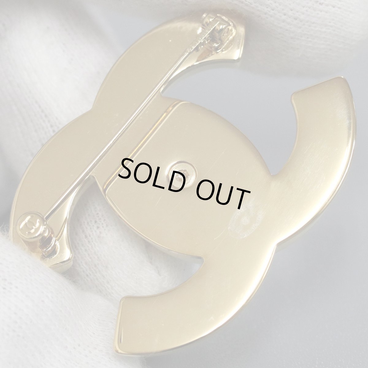 画像6: シャネル ココマーク フェイクシェル ターンロック ブローチ B24A 箱 (6)