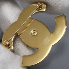 画像6: シャネル ココマーク フェイクシェル ターンロック ブローチ B24A 箱 (6)