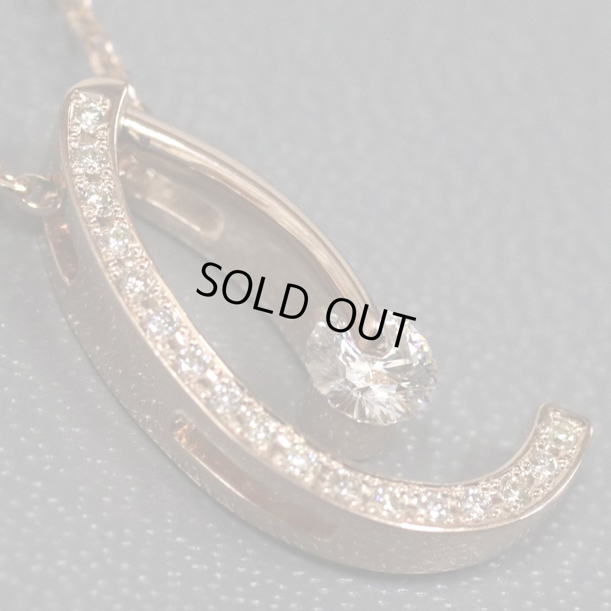 画像2: K18PGビーナスアローカットダイヤモンドペンダント D0.260 D0.087 5.2g AJ付46cm 女神 16本の光の矢 (2)