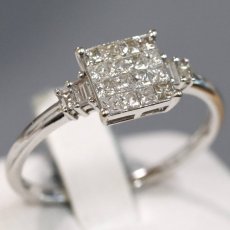 画像1: K18WGダイヤモンドリング プリンセスカット D0.55 2.3g #17.5 (1)