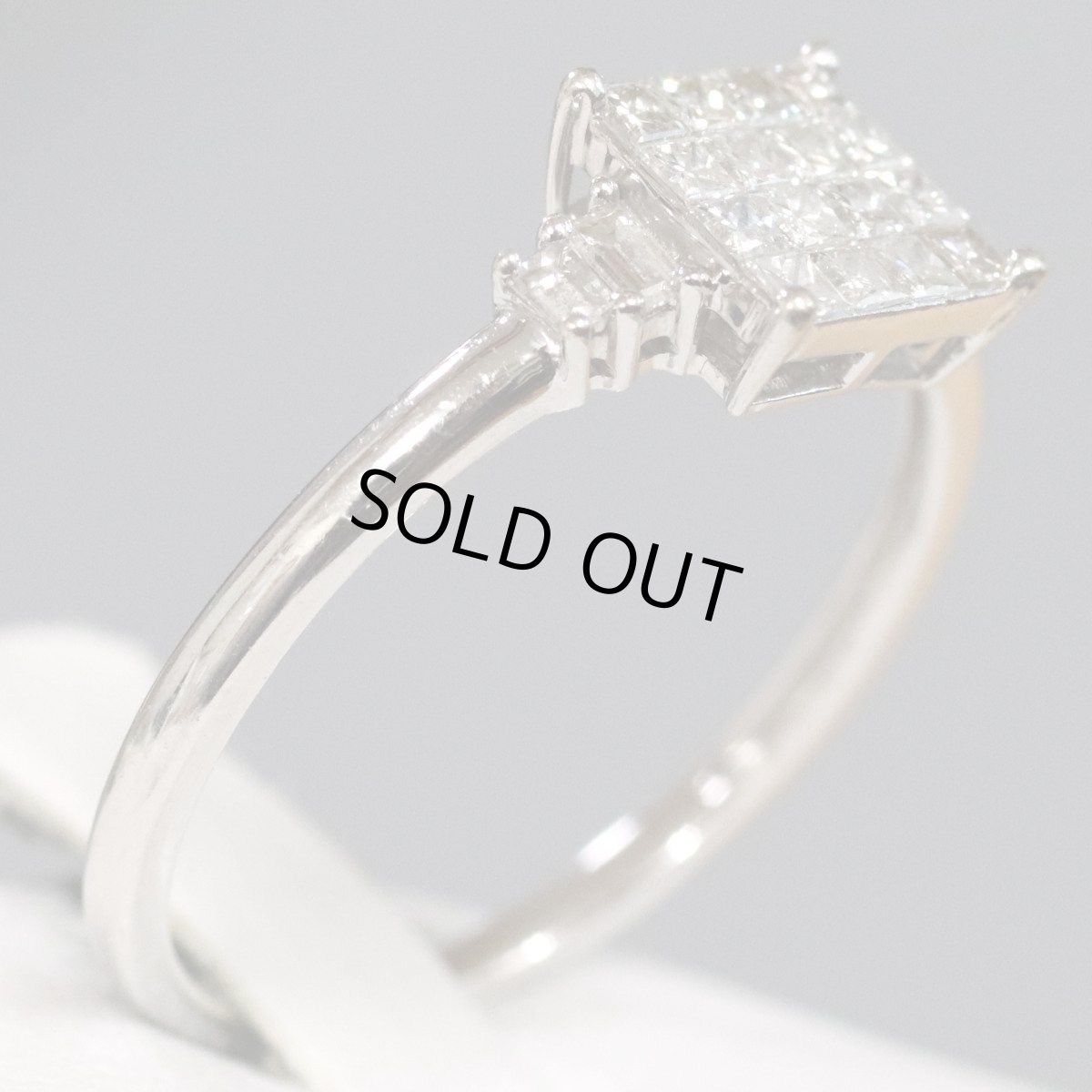 画像2: K18WGダイヤモンドリング プリンセスカット D0.55 2.3g #17.5 (2)