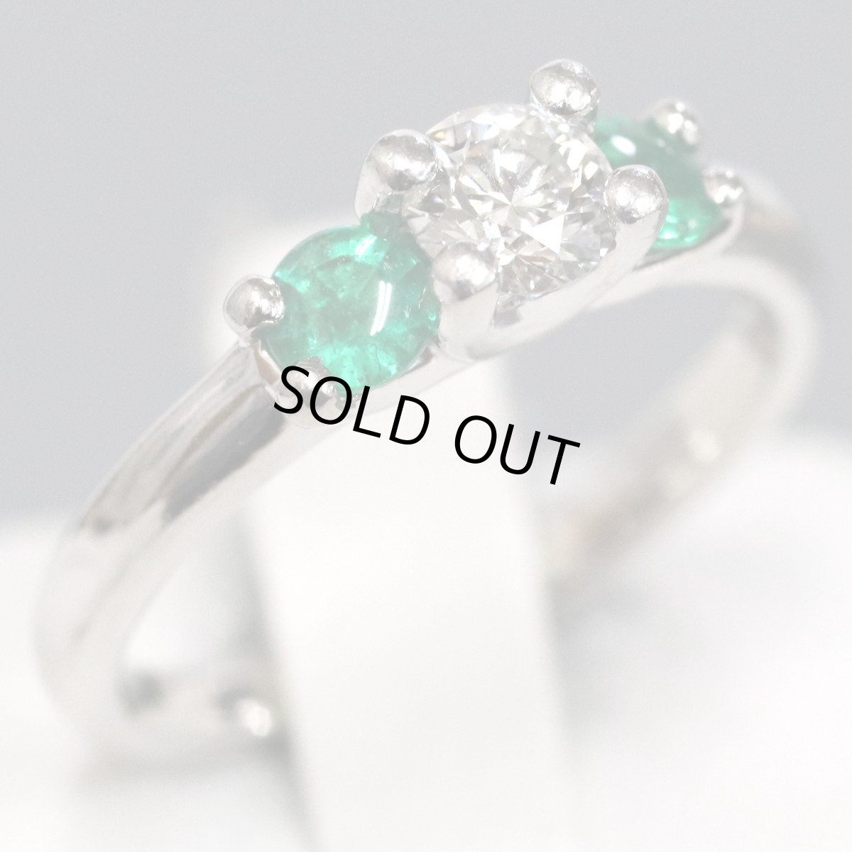 画像1: Pt900エメラルドダイヤモンドリング E0.29 D0.331 4.7g #9.5 (1)