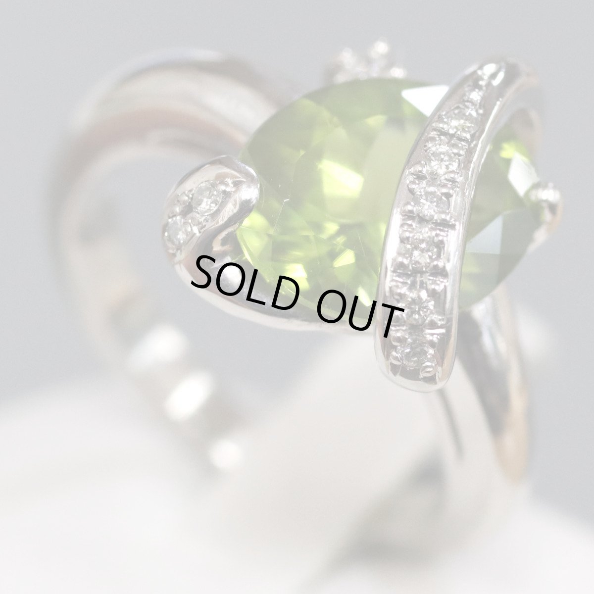 画像1: Pt900ペリドットダイヤモンドリング Pe3.44 D0.08 8.6g #13 (1)