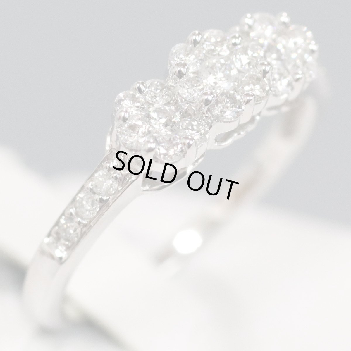 画像2: K18WGダイヤモンドリング フラワーモチーフ D0.50 2.3g #12 (2)