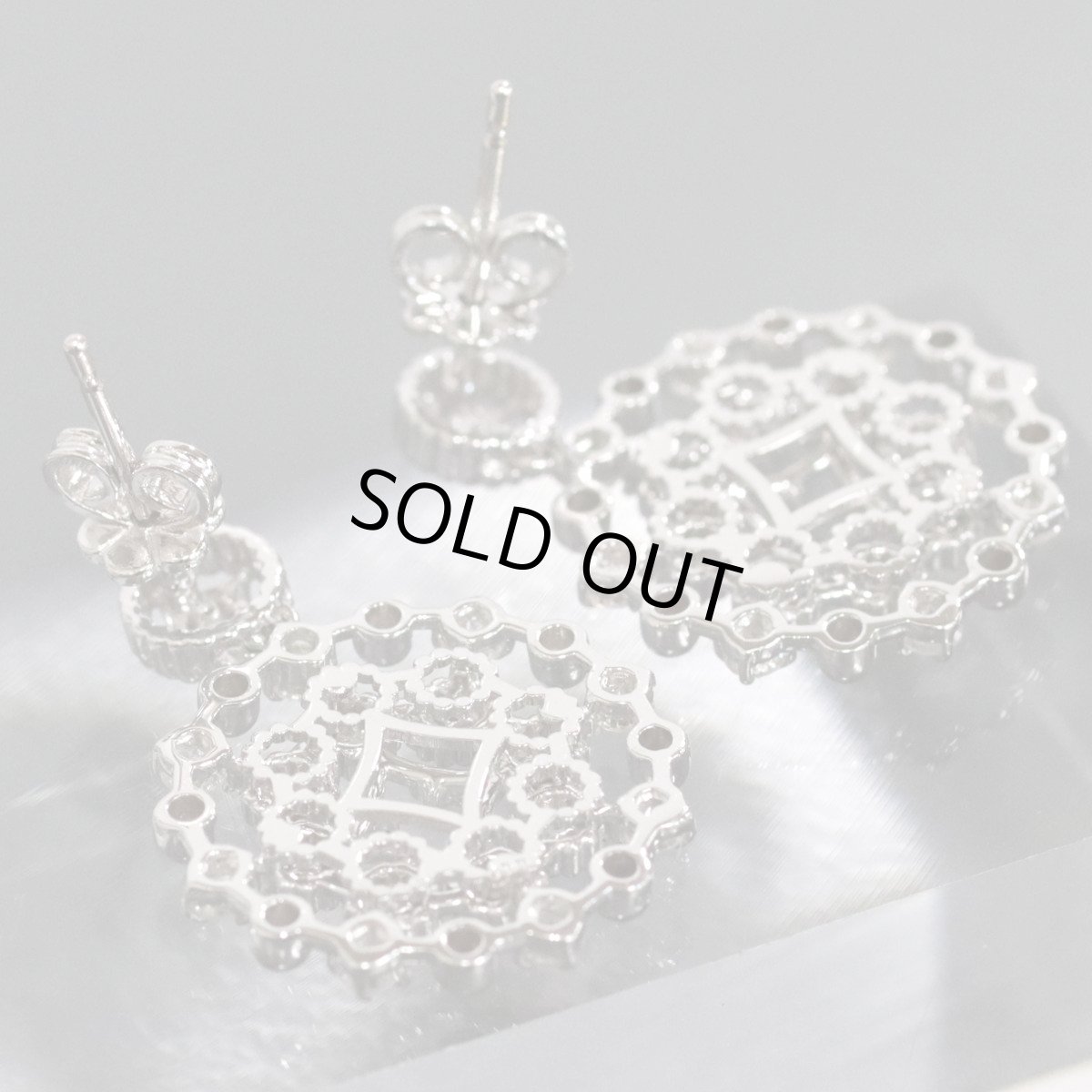 画像2: 750ダイヤモンドピアス D0.38×2 5.8g (2)