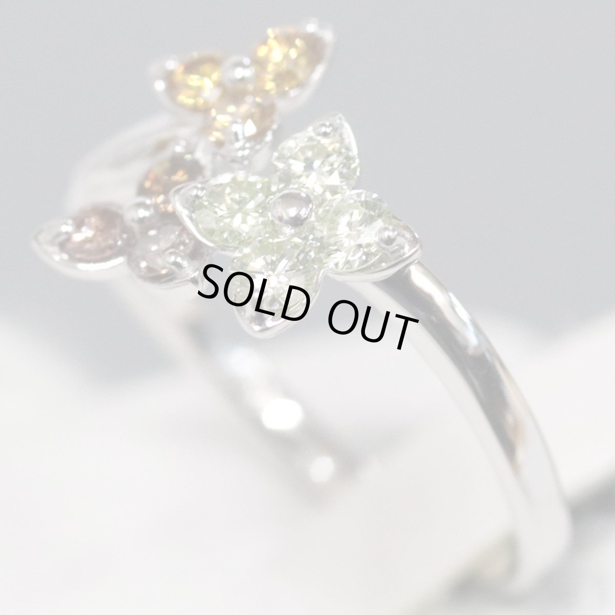 画像2: K18WGマルチカラーダイヤモンドリング D0.55 2.7g #11 鑑別書 ホワイトゴールド (2)