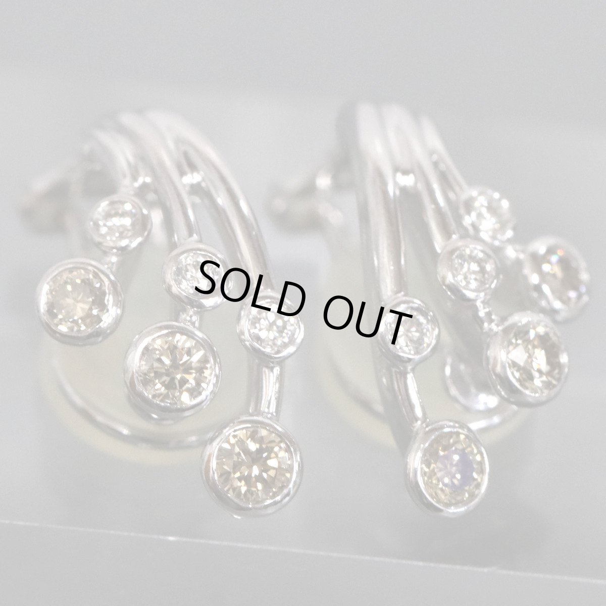 画像1: カシケイ K14WG/K18WGダイヤモンドイヤリング D0.35 D0.12 5.3g (1)