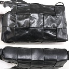 画像3: ボッテガ・ヴェネタ マキシイントレチャート スモールカセット ショルダーバッグ (3)