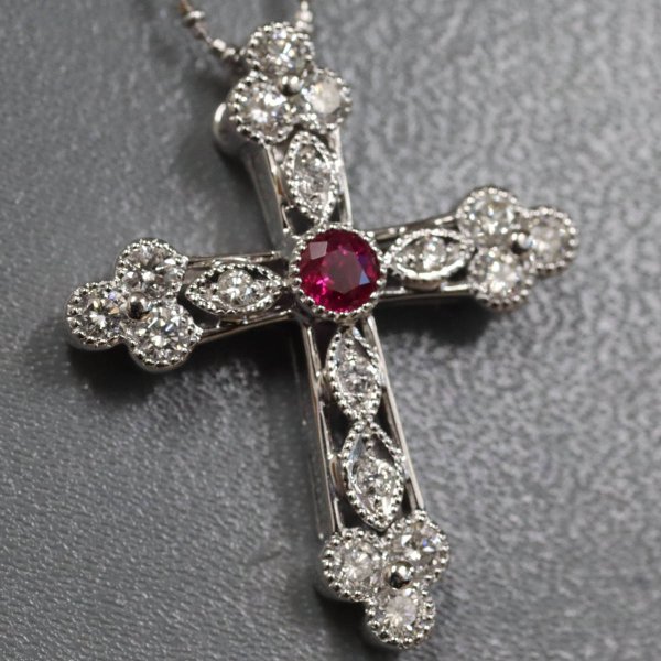 大ぶり　クロストップ K18WG ルビー1.00ctダイヤ0.17ct 大ぶり クロストップ K18WG ルビー1.00ctダイヤ0.17ct 大ぶりクロス