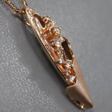 画像2: K18PGダイヤモンドペンダント D0.32 7.1g AJ付45cm (2)