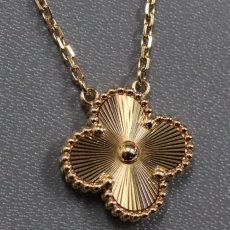 画像1: ヴァンクリーフ&アーペル ヴィンテージアルハンブラネックレス ギヨシェ 750YG 6.9g(VCARP4KL00) (1)