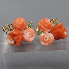 画像1: K18サンゴピアス フラワーモチーフ 3.6g (1)
