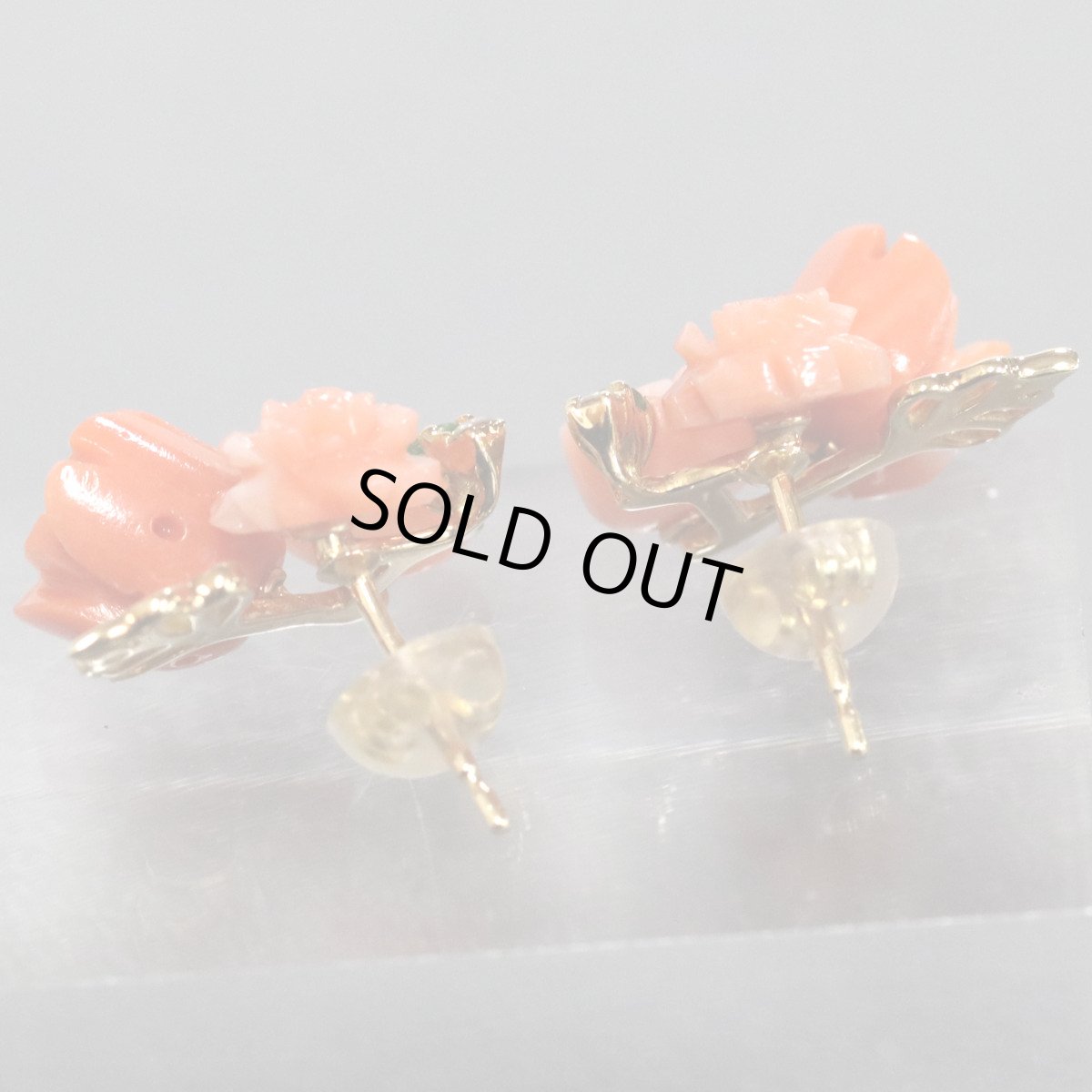 画像2: K18サンゴピアス フラワーモチーフ 3.6g (2)