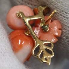 画像6: K18サンゴピアス フラワーモチーフ 3.6g (6)