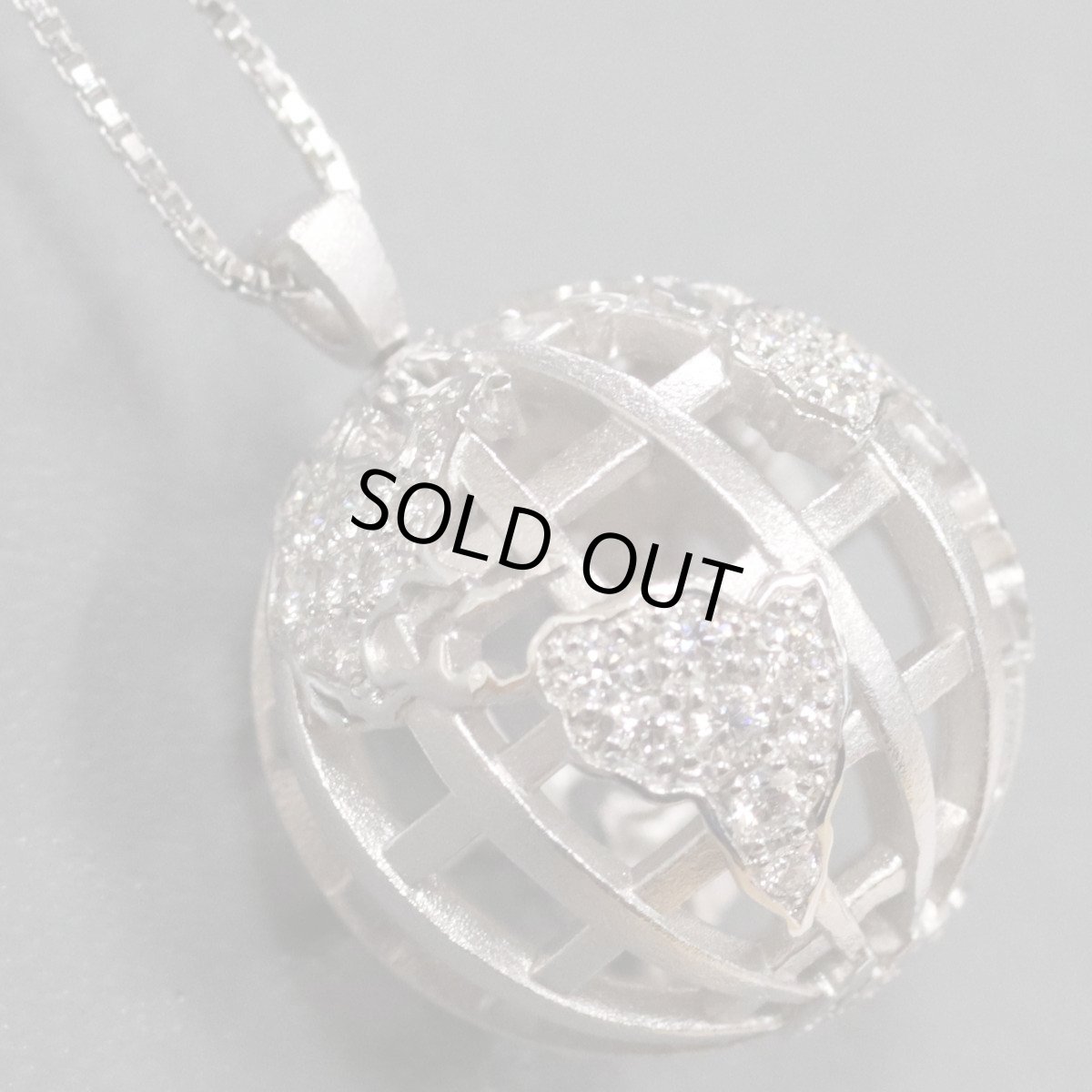 画像3: K18WGダイヤモンドネックレス 地球儀モチーフ D0.55 8.2g AJ付50cm (3)