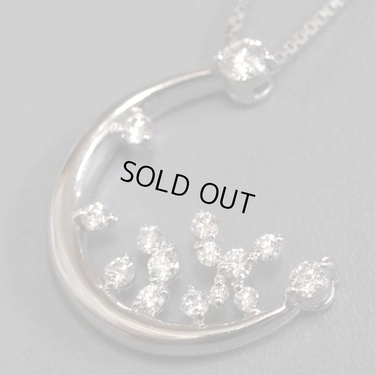 画像2: 星の砂 Pt850/900ダイヤモンドネックレス 三日月モチーフ D0.59 8.9g 40cm 内外箱 (2)