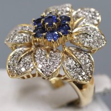 画像2: K18YG/WGサファイアダイヤモンドリング フラワーモチーフ S0.95 D0.45 11.0g #13.5 (2)