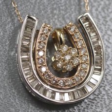 画像1: K18PG/WG/YGダイヤモンドペンダント 馬蹄モチーフ D0.06 D0.12 D0.30 4.0g AJ付50cm (1)