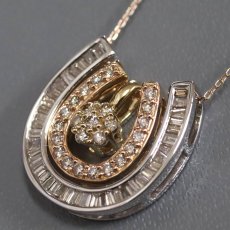 画像2: K18PG/WG/YGダイヤモンドペンダント 馬蹄モチーフ D0.06 D0.12 D0.30 4.0g AJ付50cm (2)