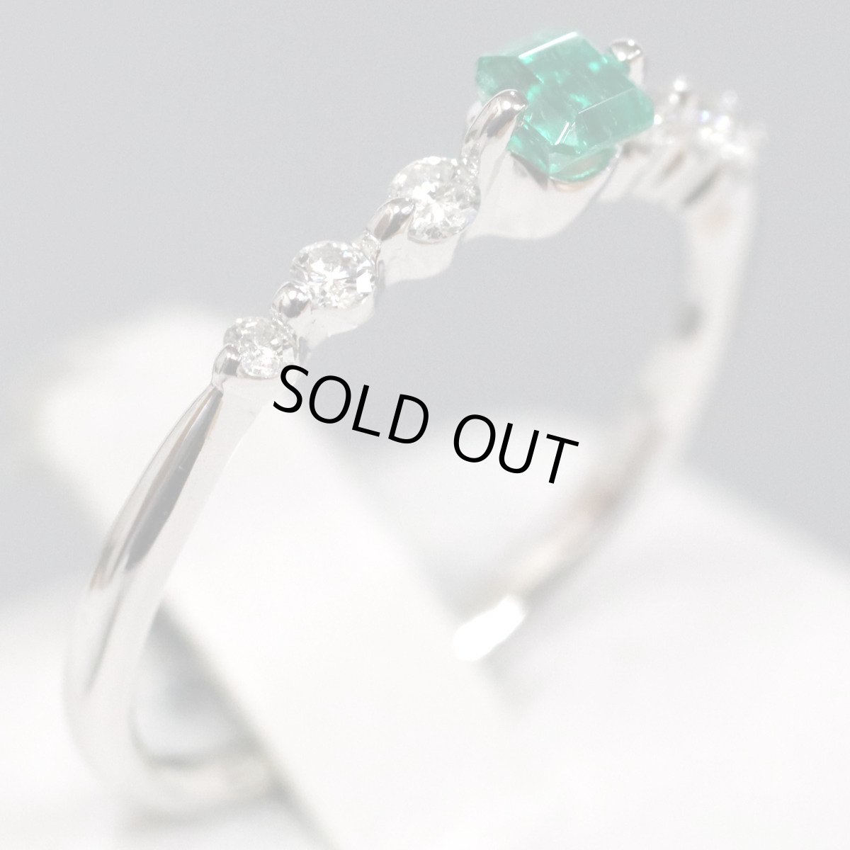 画像2: K18WGエメラルドダイヤモンドリング E0.21 D0.15 1.7g #13 (2)