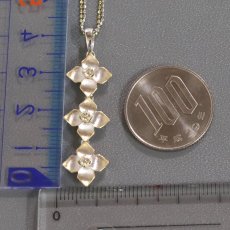 画像9: K18YG/WGダイヤモンドペンダント フラワーモチーフ 2連チェーン D0.20 7.0g AJ付45cm (9)