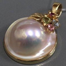 画像2: K18マベパールマルチカラーストーンペンダントトップ 5.5g (2)