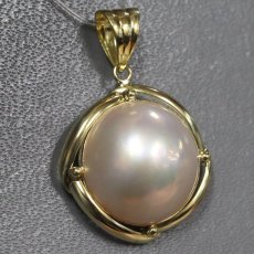 画像1: K18マベパールペンダントトップ 4.4g (1)