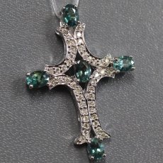 画像1: K18WGアレキサンドライトダイヤモンドペンダントトップ クロスモチーフ A1.02 D0.25 3.5g 鑑別書 (1)