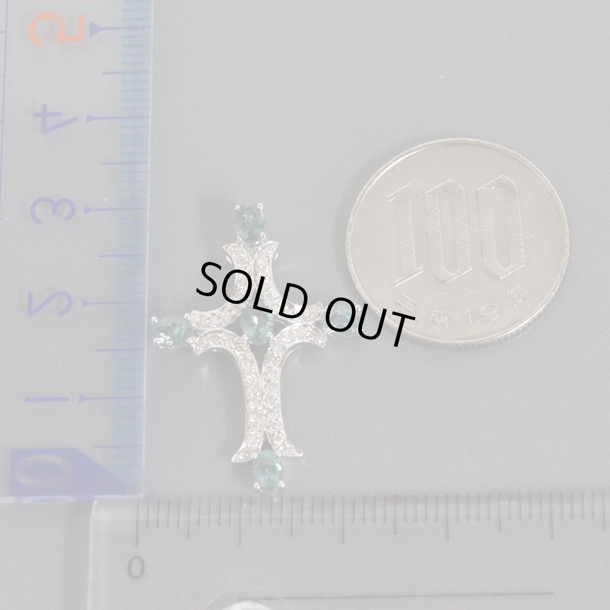 画像9: K18WGアレキサンドライトダイヤモンドペンダントトップ クロスモチーフ A1.02 D0.25 3.5g 鑑別書 (9)