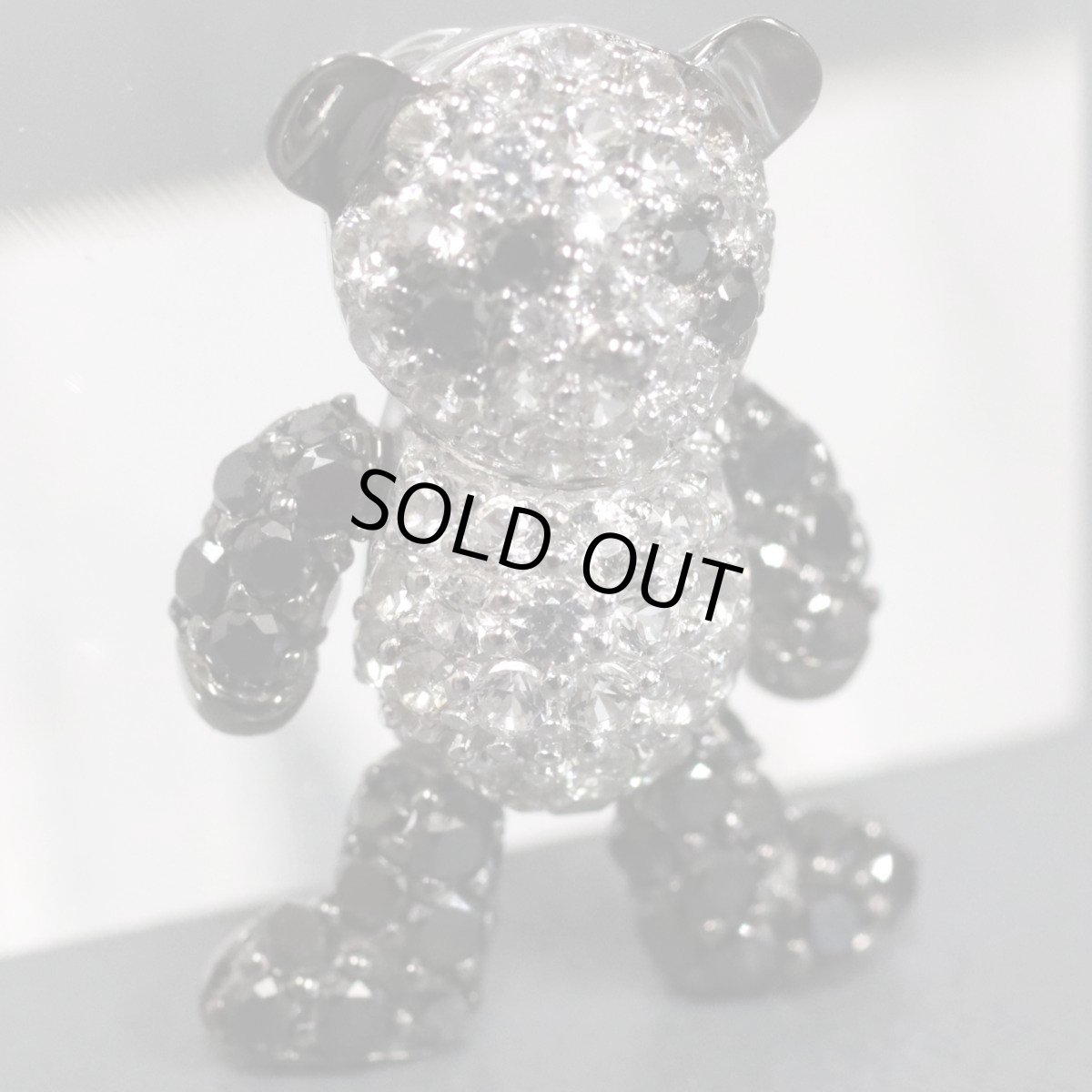 画像1: K18WGホワイトサファイアブラックダイヤモンドペンダントトップ パンダモチーフ WS0.60 BkD0.50 2.3g (1)