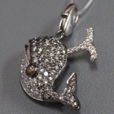 画像2: K18WGダイヤモンドペンダントトップ クジラモチーフ D1.00 3.6g (2)